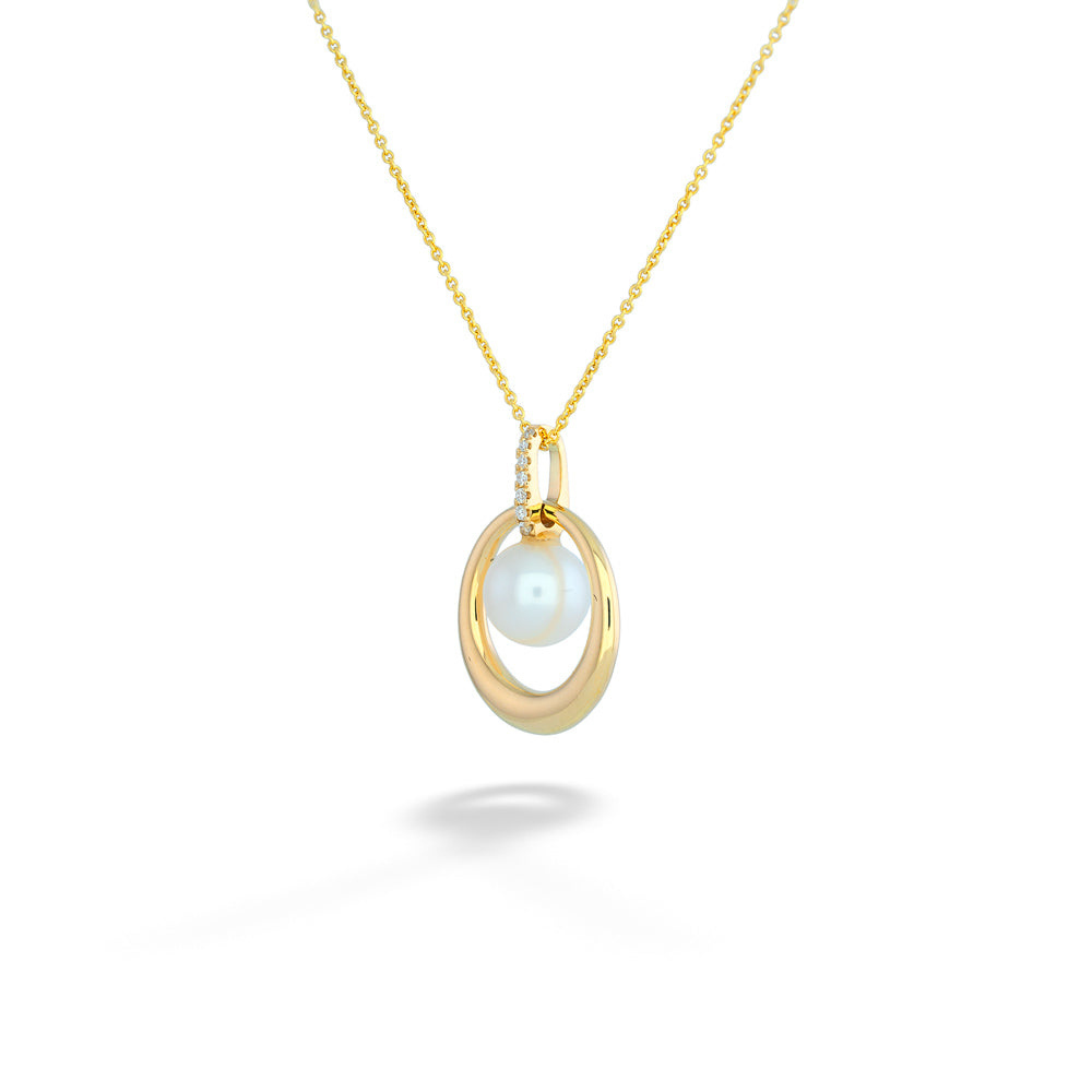 Pearl and Diamond Pendant Necklace by Shy Creation
